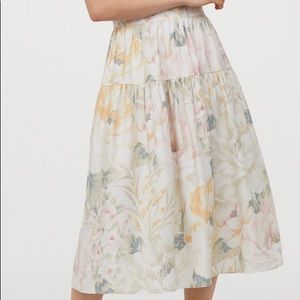 🔥 3 for $10 NWT H&M Floral Print Skirt